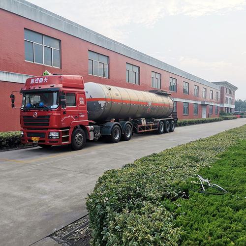 科工贸一体现代渗透剂工厂 环境、荣誉资质、仓库与新闻资讯全景